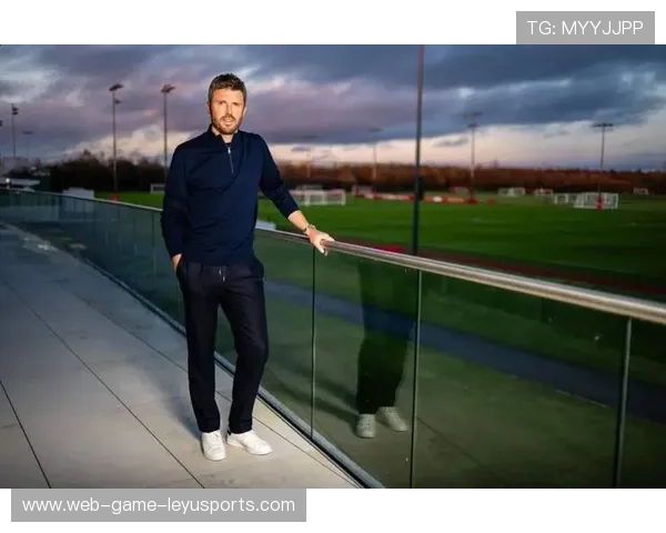 曼联积极调整阵容，卡里克关注战术与转会双重任务，曼联助理教练卡里克